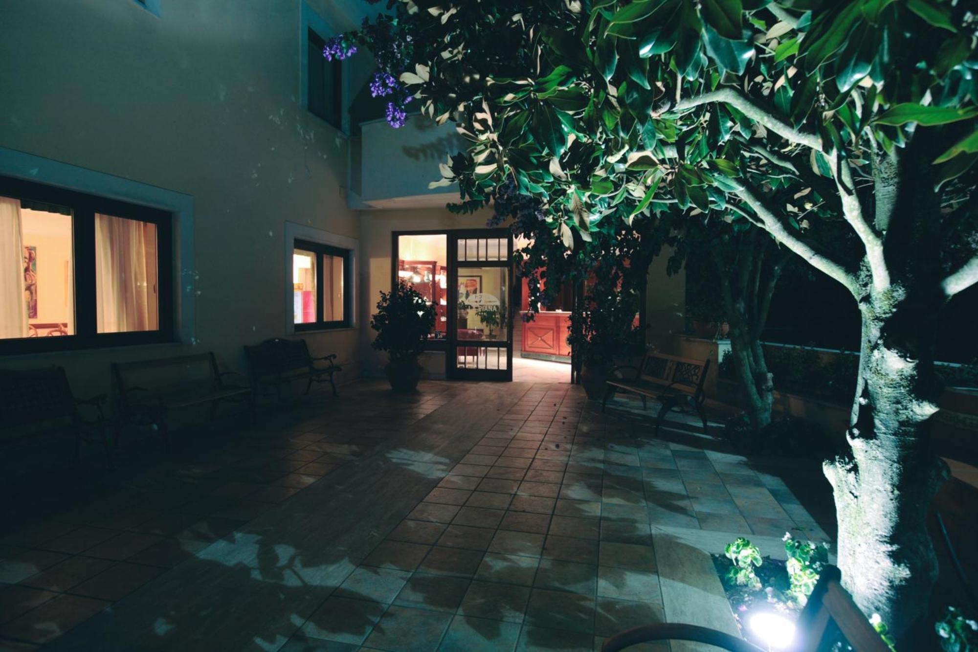 Hotel Ristorante La Piana Telese Esterno foto