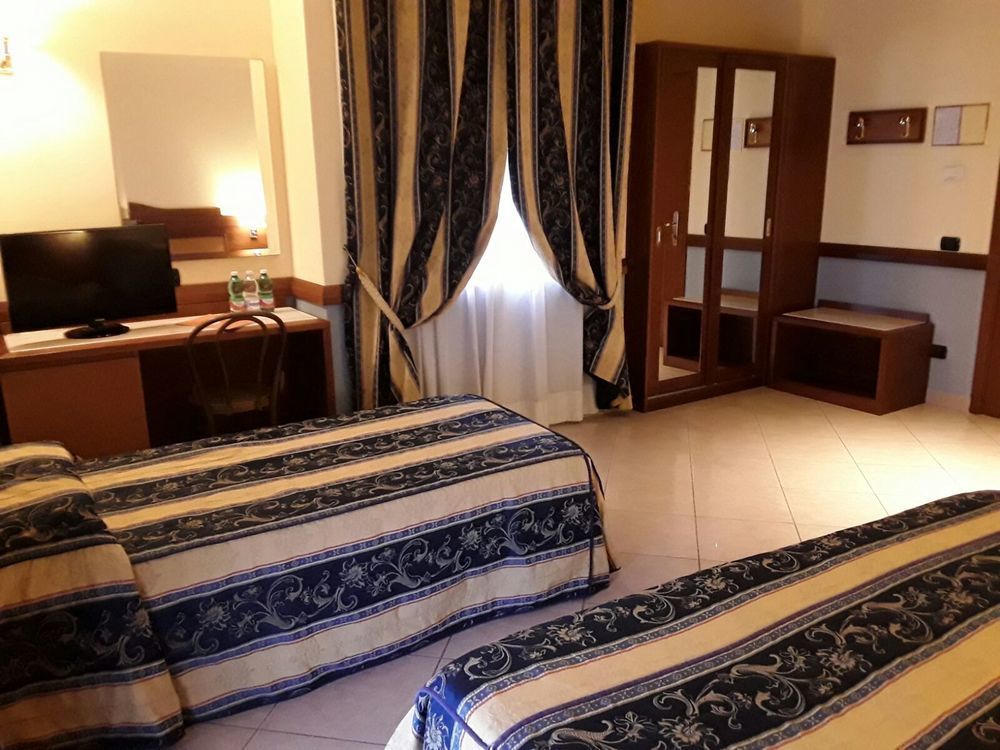 Hotel Ristorante La Piana Telese Esterno foto